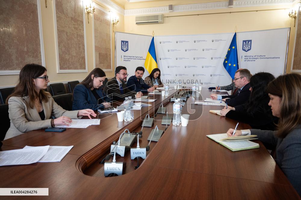 Andrii Nadzhos meets with OSCE High Commissioner