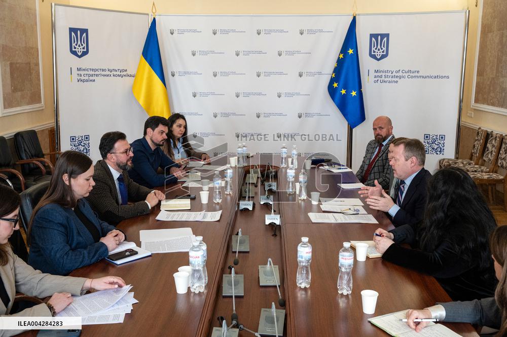 Andrii Nadzhos meets with OSCE High Commissioner