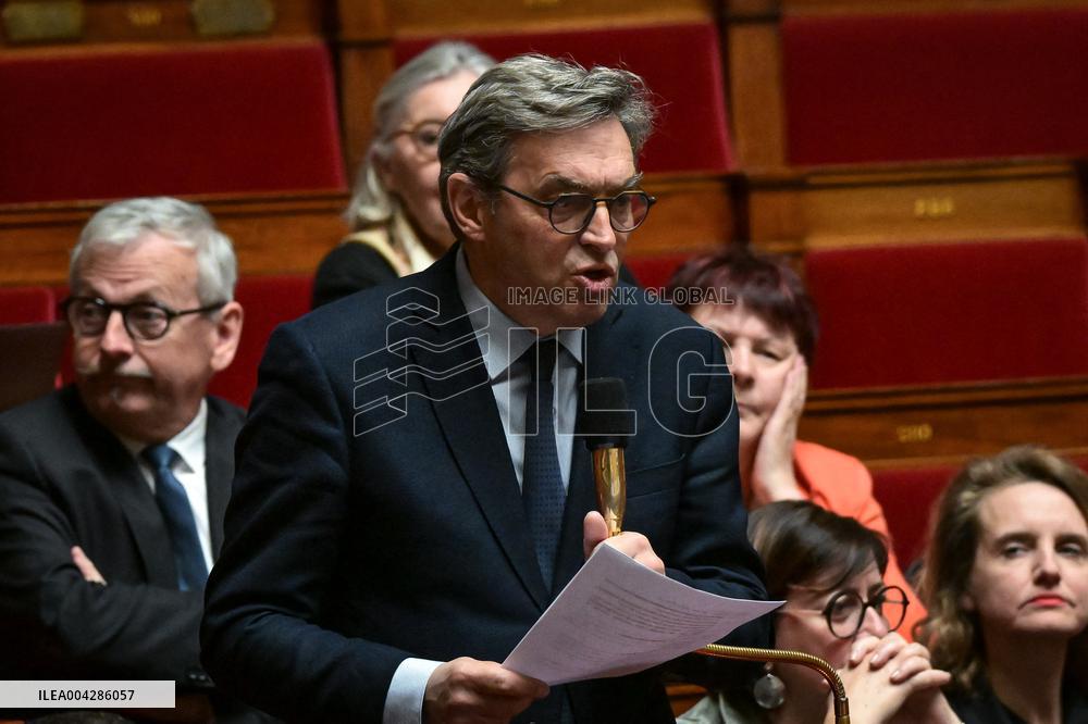Questions to the government at the National Assembly in Paris FA