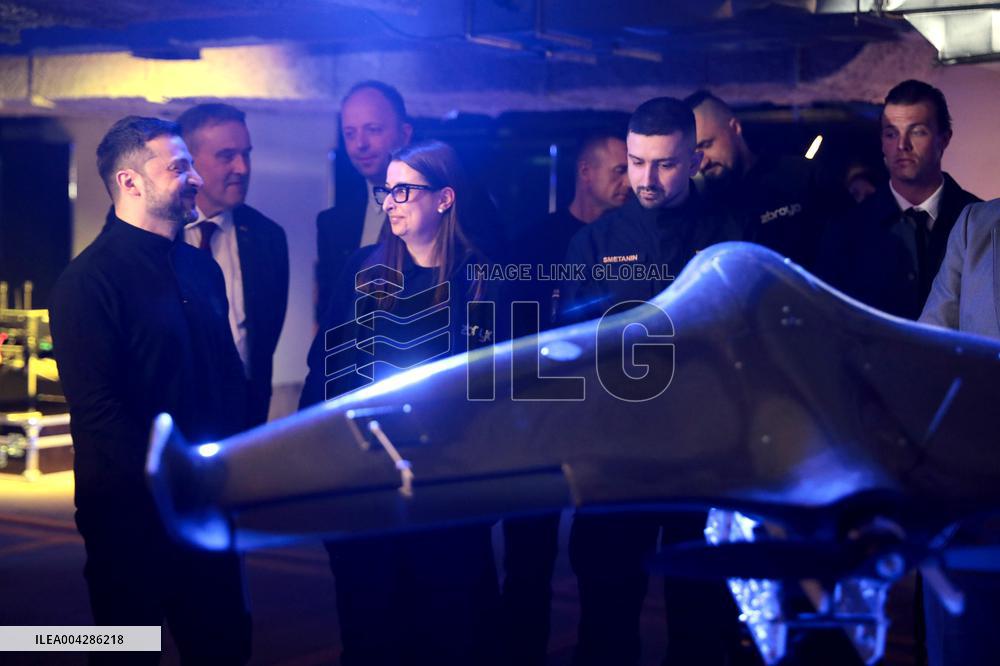 Volodymyr Zelenskyy and Bart De Wever meet representatives of Ukrainian and Belgian defence industries