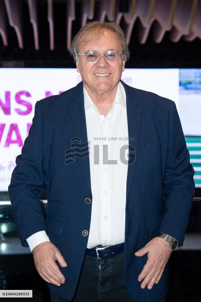 Aimons Nous Vivants Premiere