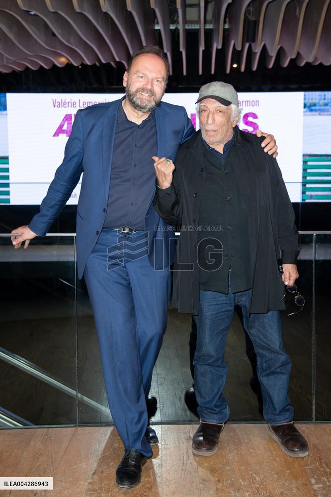 Aimons Nous Vivants Premiere