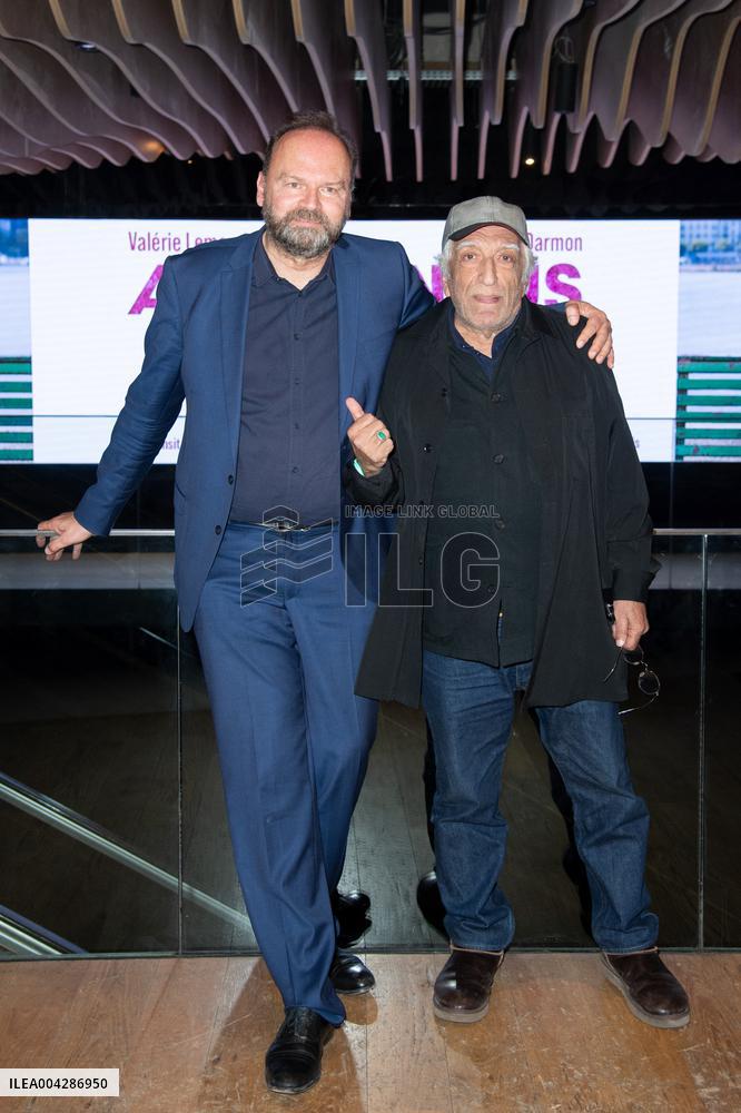 Aimons Nous Vivants Premiere