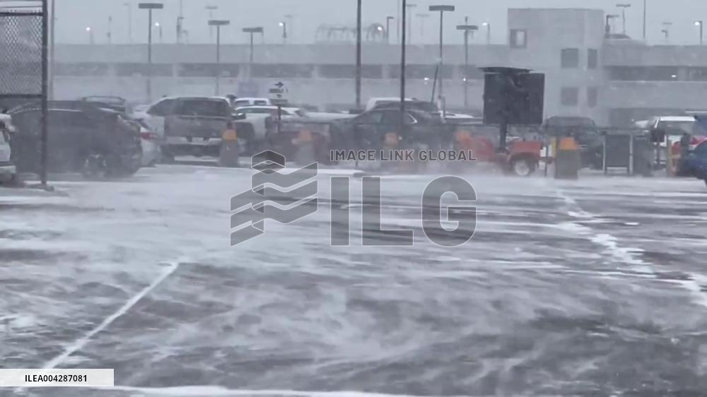 US: Winter Comes Back to Rochester With Snow Showers