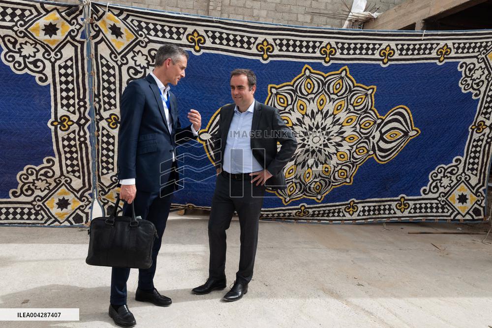 Presidents Macron And Sissi Visit To Red Crescent Logistics Center - El Arish