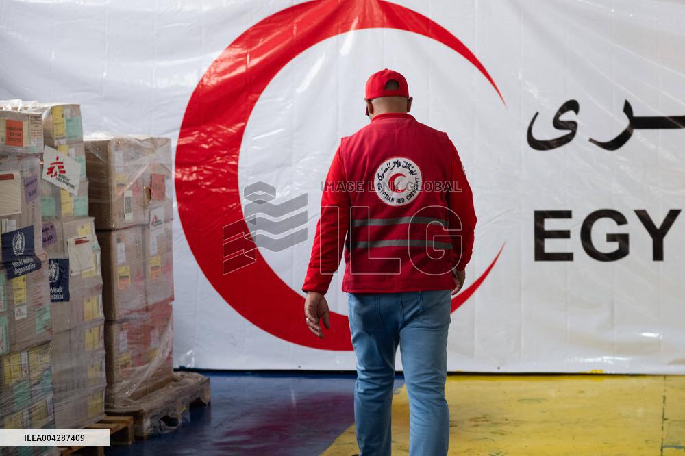 Presidents Macron And Sissi Visit To Red Crescent Logistics Center - El Arish