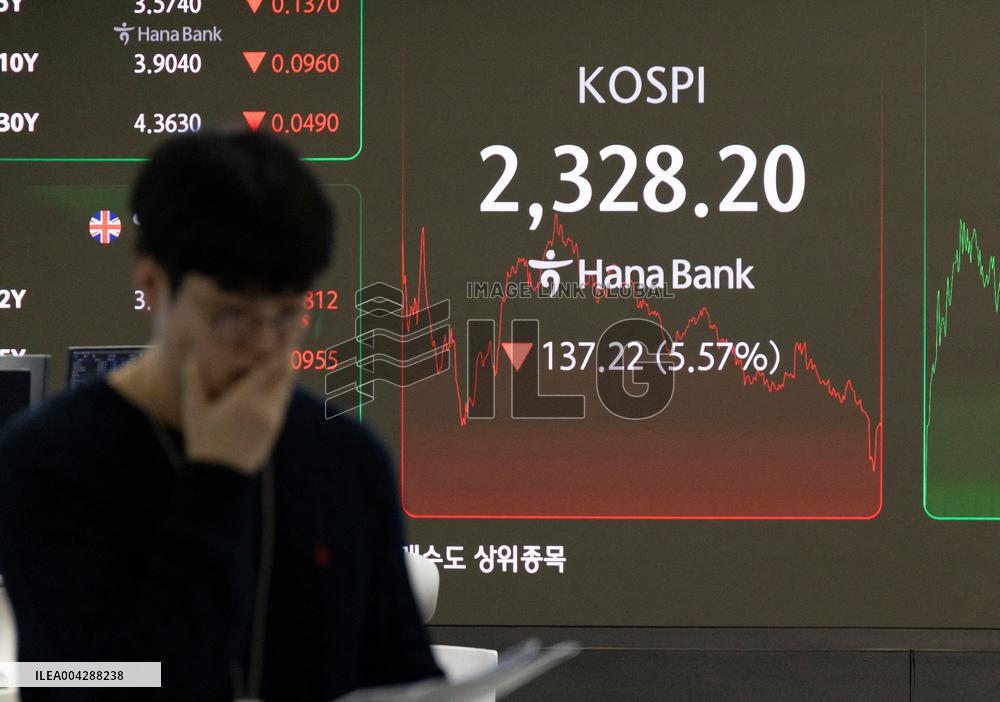Sharp Decline in Seoul Stocks - South Corea