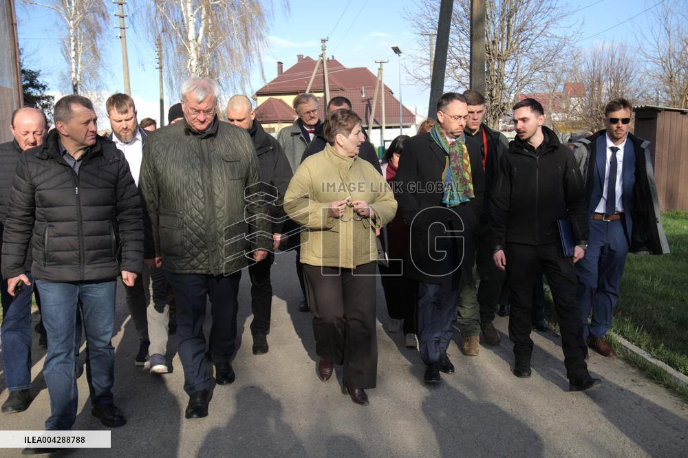 Ukrainian and Belgian FMs visit Baryshivka Lyceum in Kyiv region