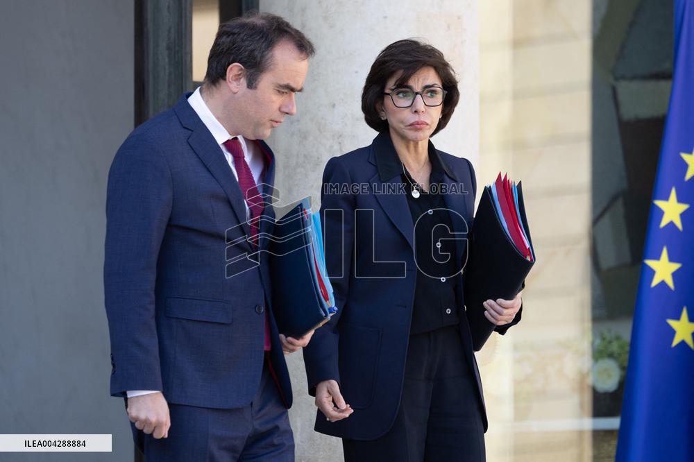 Cabinet meeting at the Elysee Palace - Paris RL