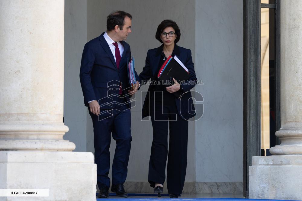 Cabinet meeting at the Elysee Palace - Paris RL
