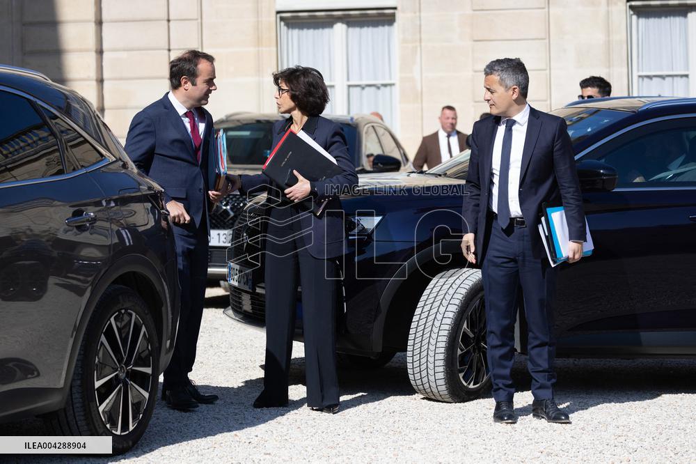 Cabinet meeting at the Elysee Palace - Paris RL
