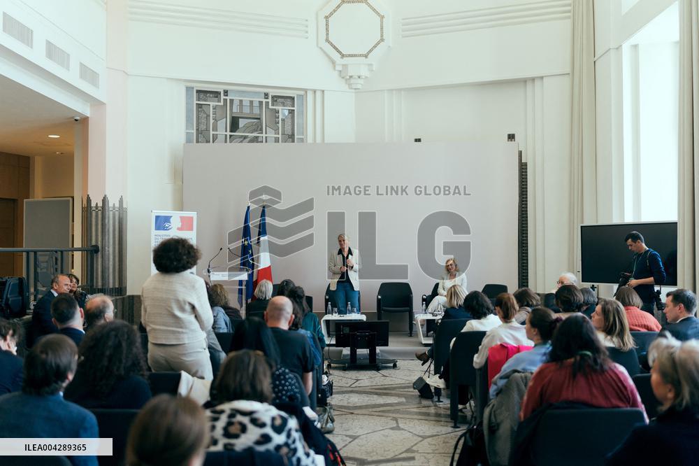 Menopause Report Submitted to Government - Paris AJ