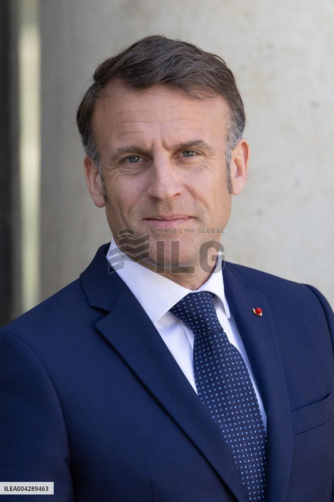 Emmanuel Macron welcomes Serbian President - Paris RL