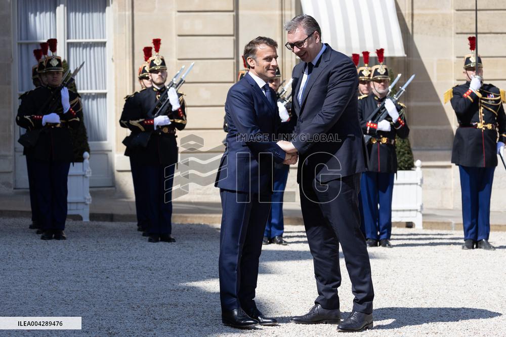 Emmanuel Macron welcomes Serbian President - Paris RL