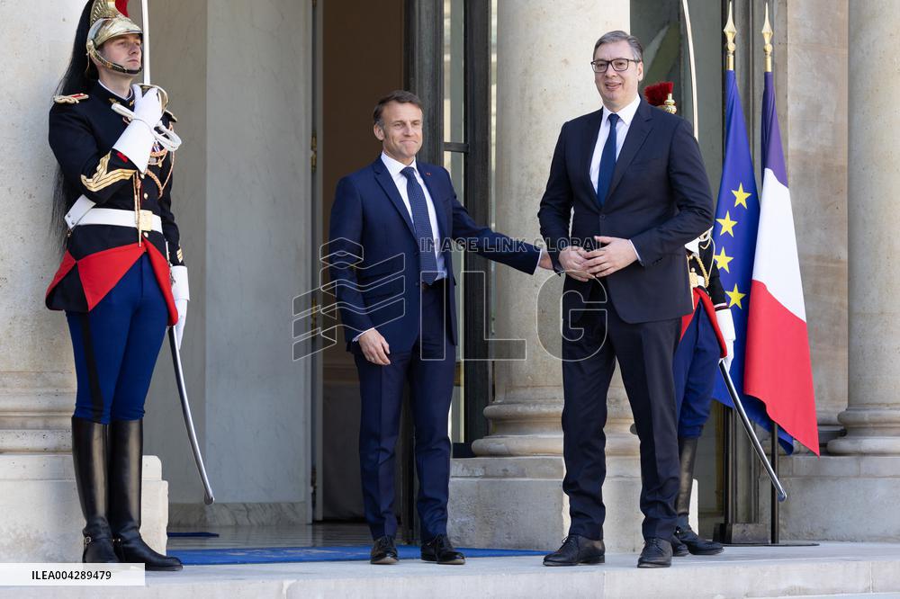 Emmanuel Macron welcomes Serbian President - Paris RL