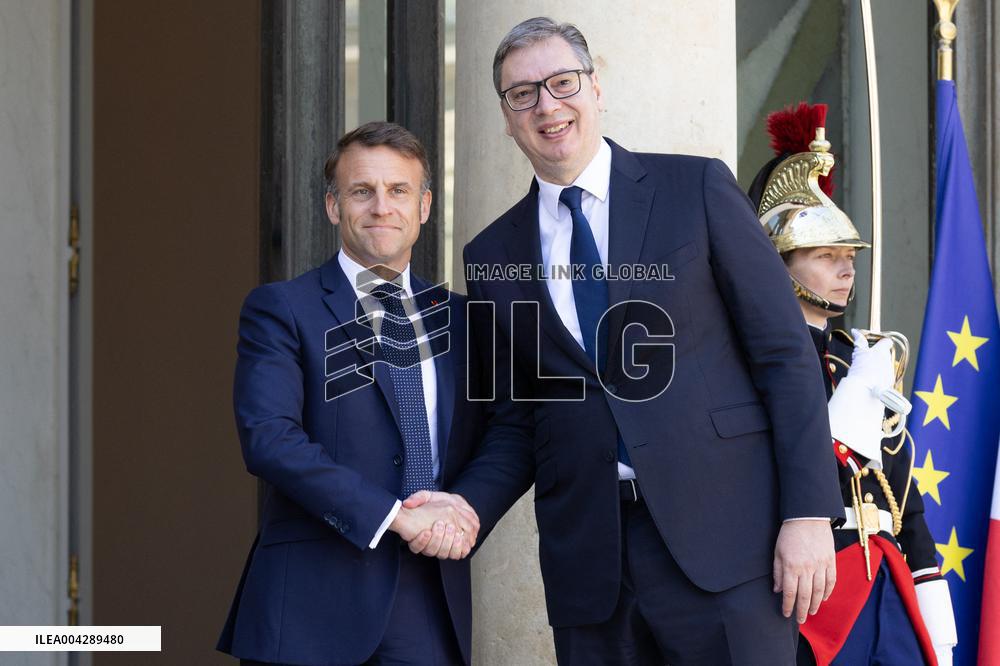 Emmanuel Macron welcomes Serbian President - Paris RL
