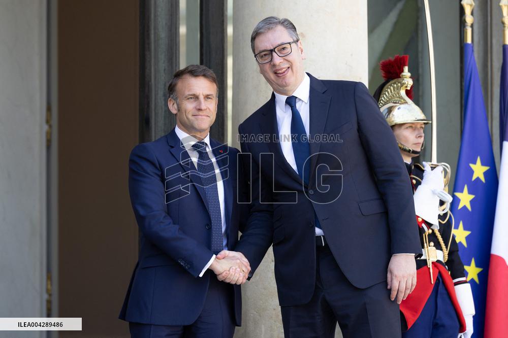 Emmanuel Macron welcomes Serbian President - Paris RL