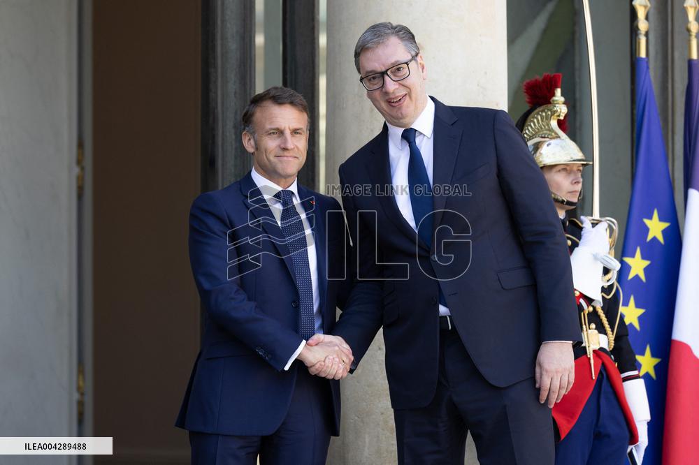 Emmanuel Macron welcomes Serbian President - Paris RL