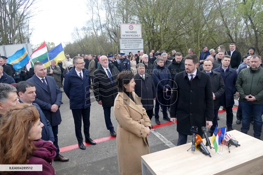 New checkpoint opened on Ukraine-Hungury border