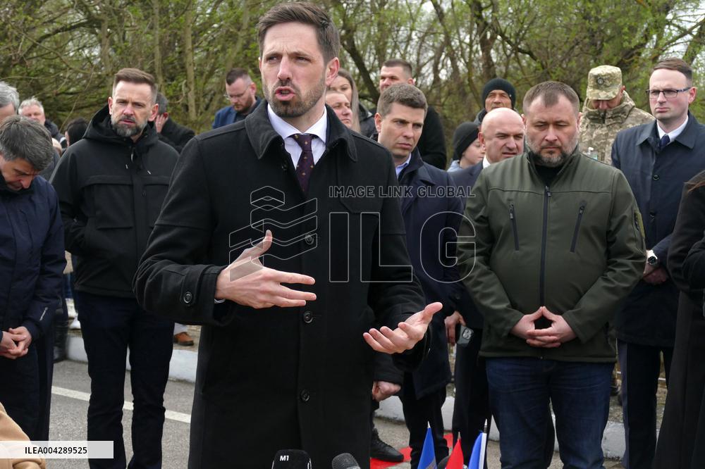 New checkpoint opened on Ukraine-Hungury border