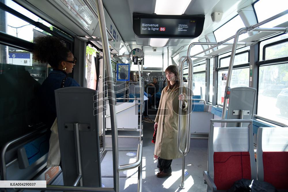 Stand Up against street and transport harassment by L’Oreal and RATP