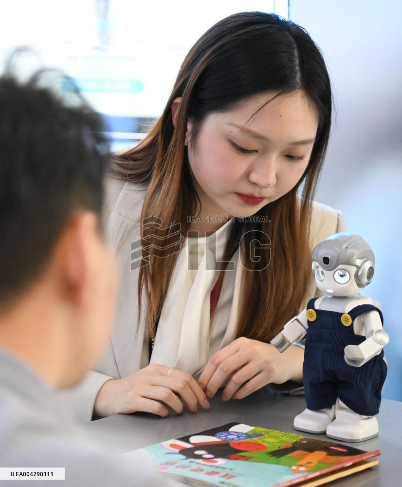 Advancements in Guangdong's Robot Industry - China