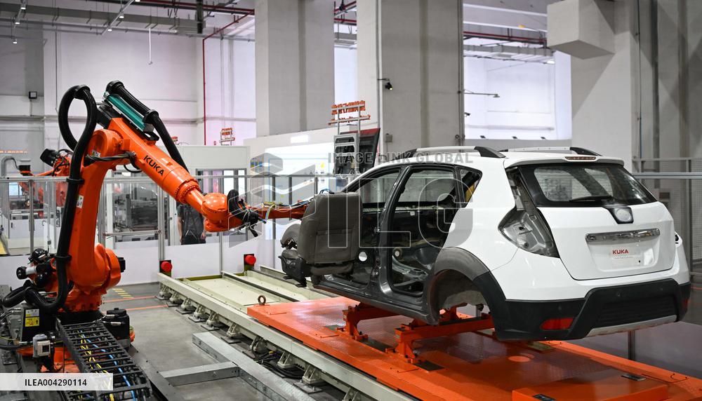 Advancements in Guangdong's Robot Industry - China