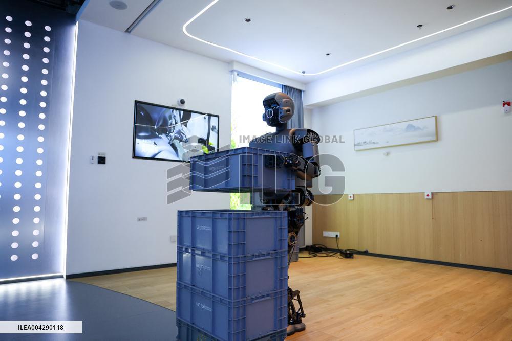 Advancements in Guangdong's Robot Industry - China