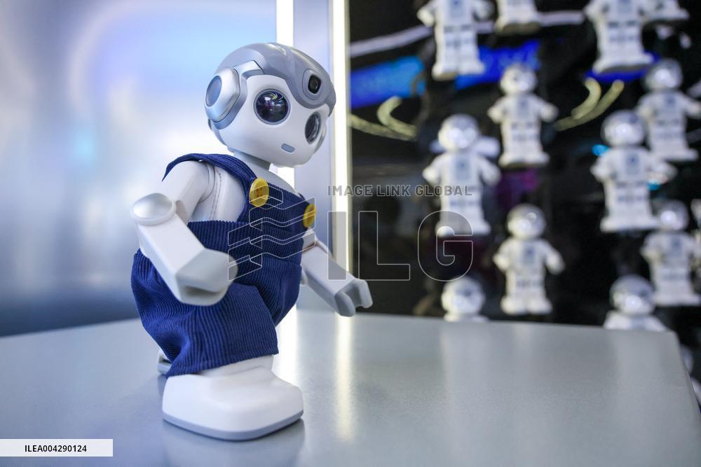 Advancements in Guangdong's Robot Industry - China
