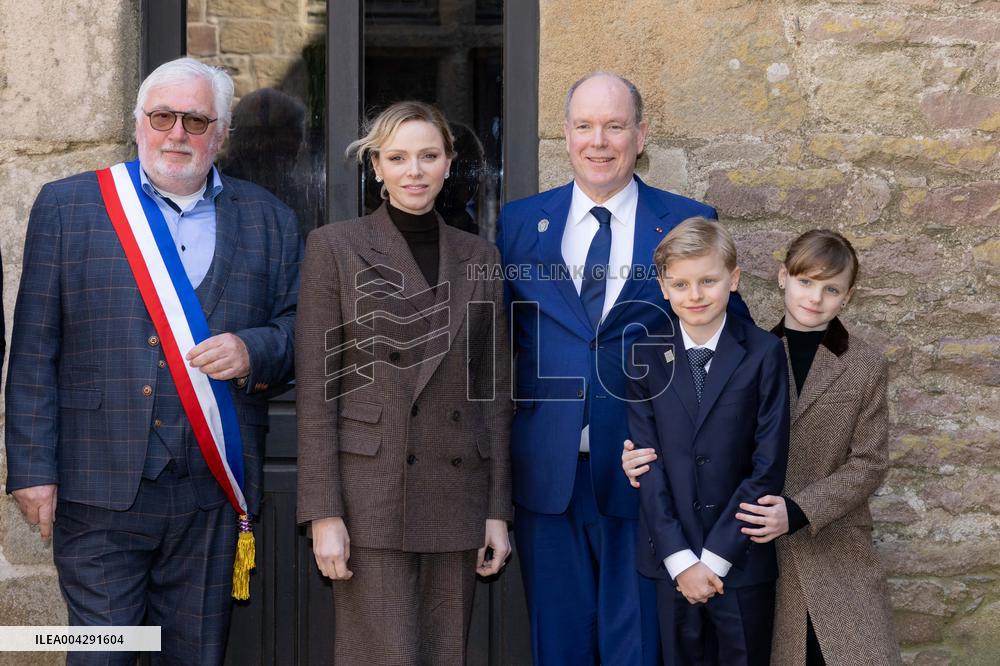 NO TABLOIDS - Official visit to Brittany by Prince Albert II of Monaco with his family - Plevenon