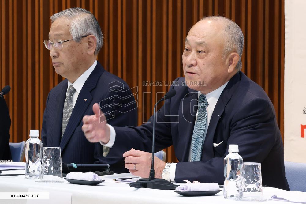 Conference on the change of president of Meiji HD