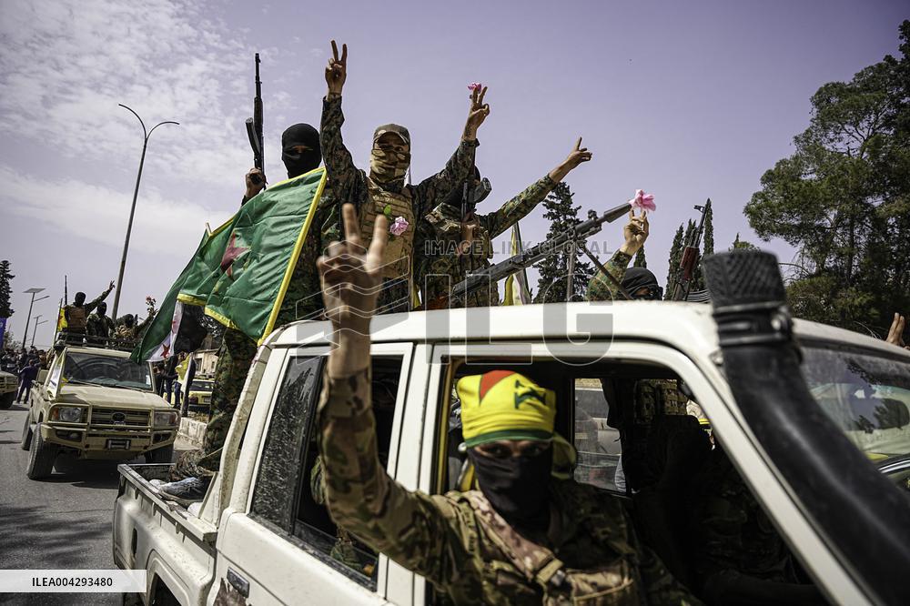 SDF Fighters Leave Aleppo - Syria