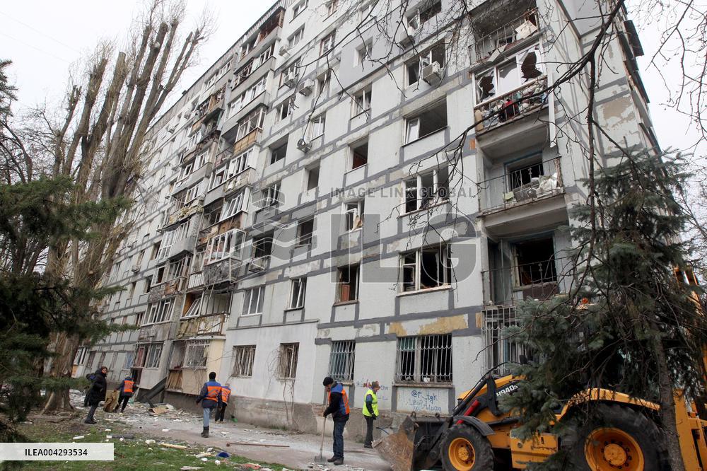 Wreckage of Russian drone crashes outside residential building in Dnipro