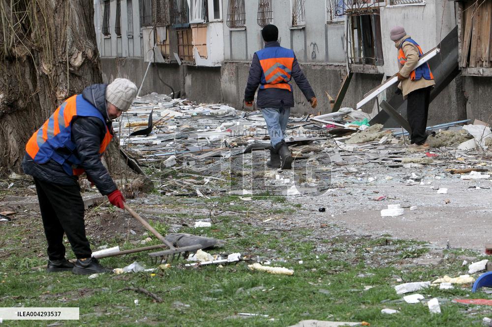 Wreckage of Russian drone crashes outside residential building in Dnipro