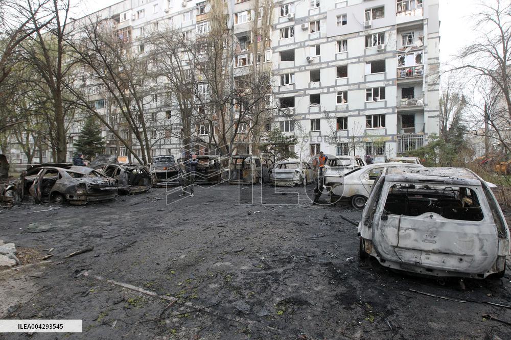 Wreckage of Russian drone crashes outside residential building in Dnipro