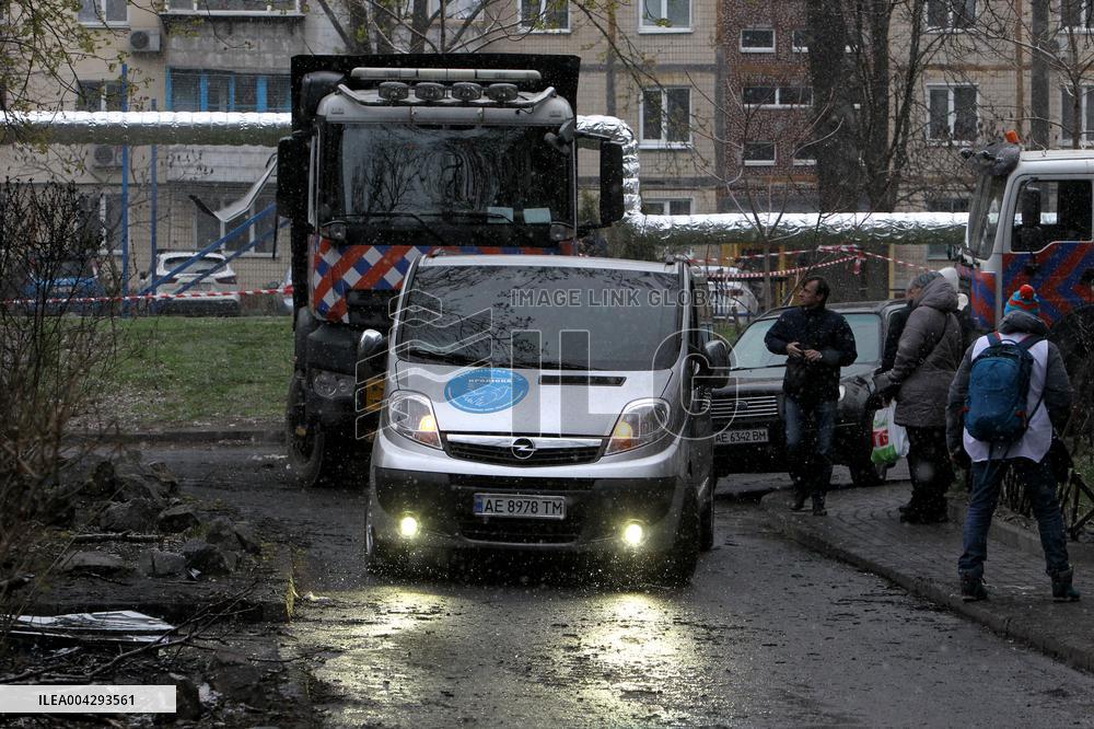 Wreckage of Russian drone crashes outside residential building in Dnipro