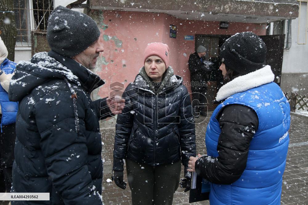 Wreckage of Russian drone crashes outside residential building in Dnipro