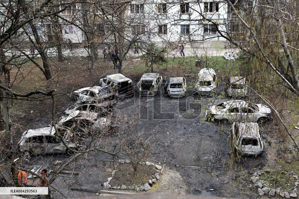 Wreckage of Russian drone crashes outside residential building in Dnipro