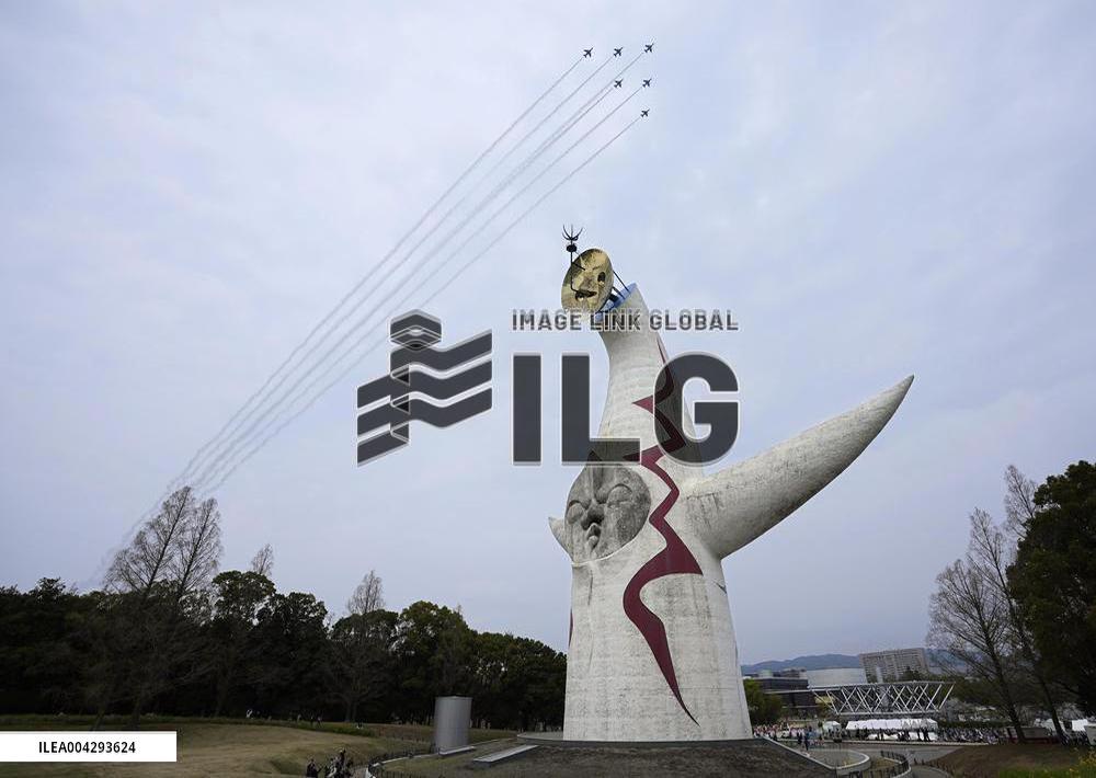 Blue Impulse aerobatic team flies ahead of Osaka expo