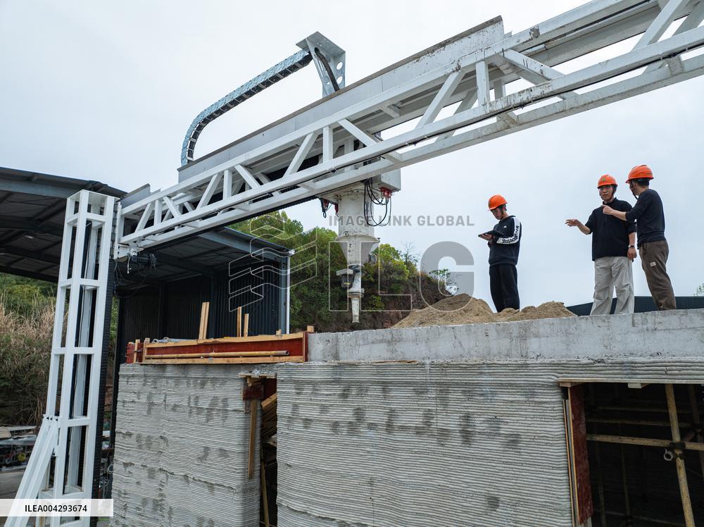 3D Printing Machine Builds Two-Story House in 22 Days - China