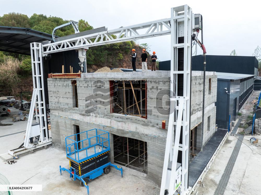 3D Printing Machine Builds Two-Story House in 22 Days - China