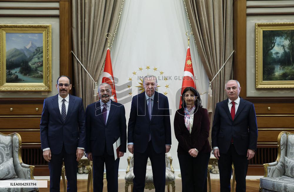 Erdogan Meets DEM Party Delegation Amid Renewed Hopes For Kurdish Peace Process - Ankara
