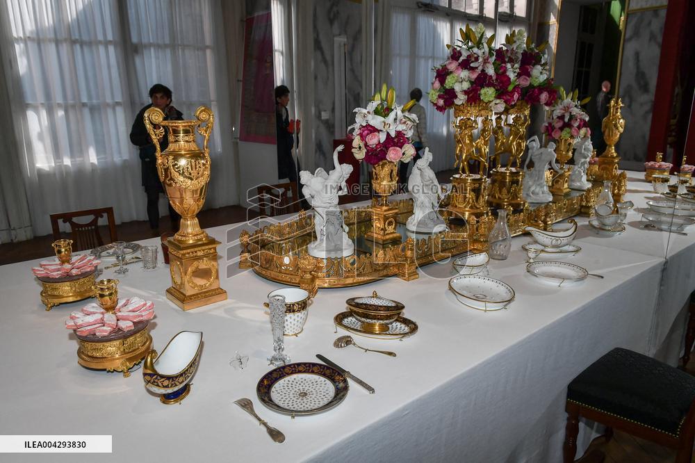 Le Dernier Sacre exhibition in Paris - FA