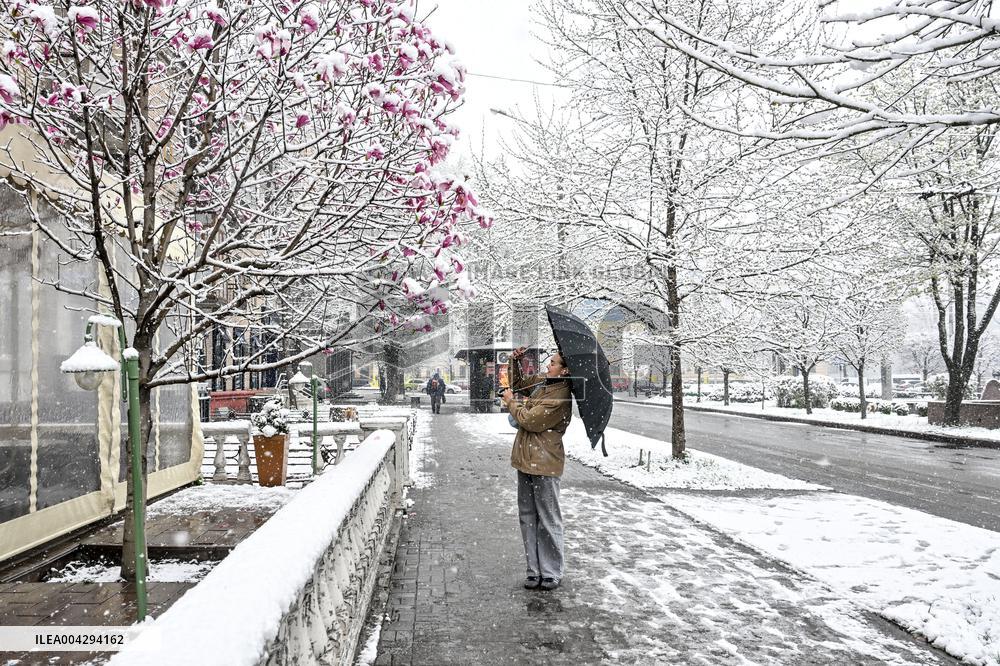 Snowfall hits Zaporizhzhia in April