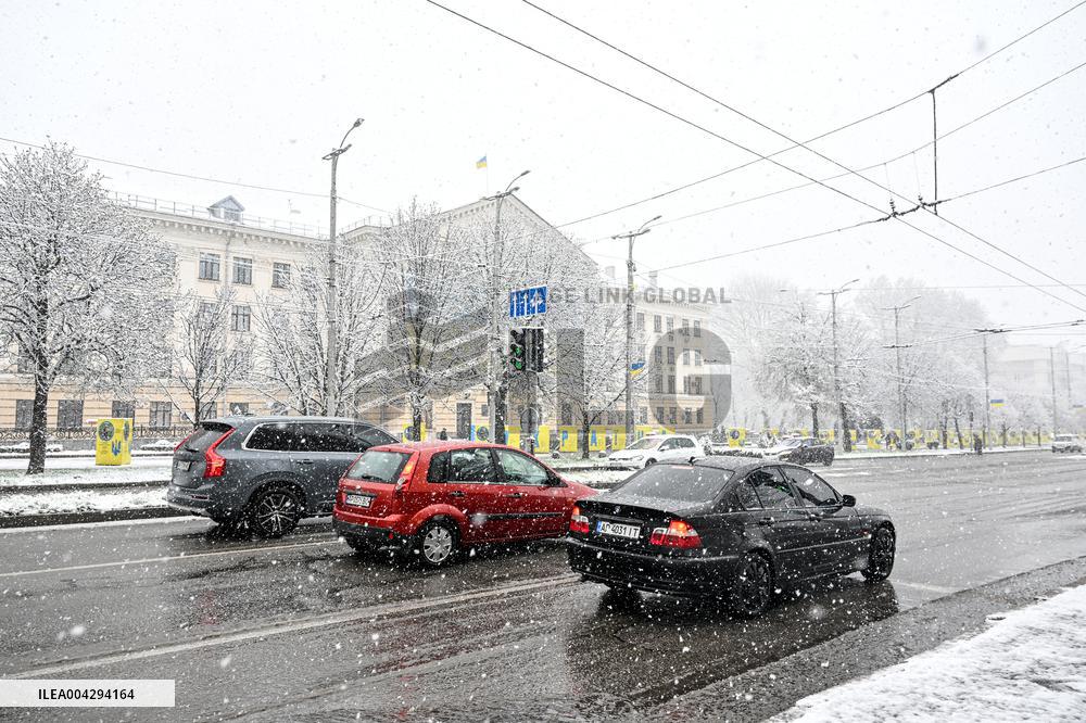 Snowfall hits Zaporizhzhia in April
