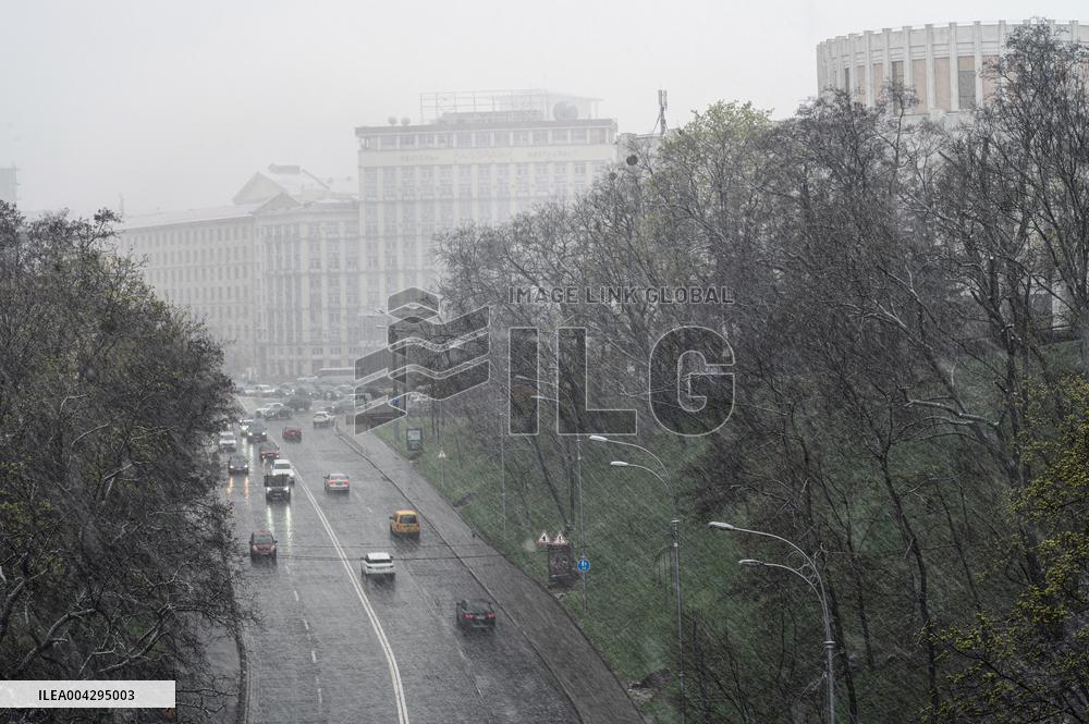 Snowfall in Kyiv in April