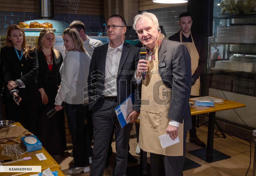 Easter cake masterclass held in Kyiv