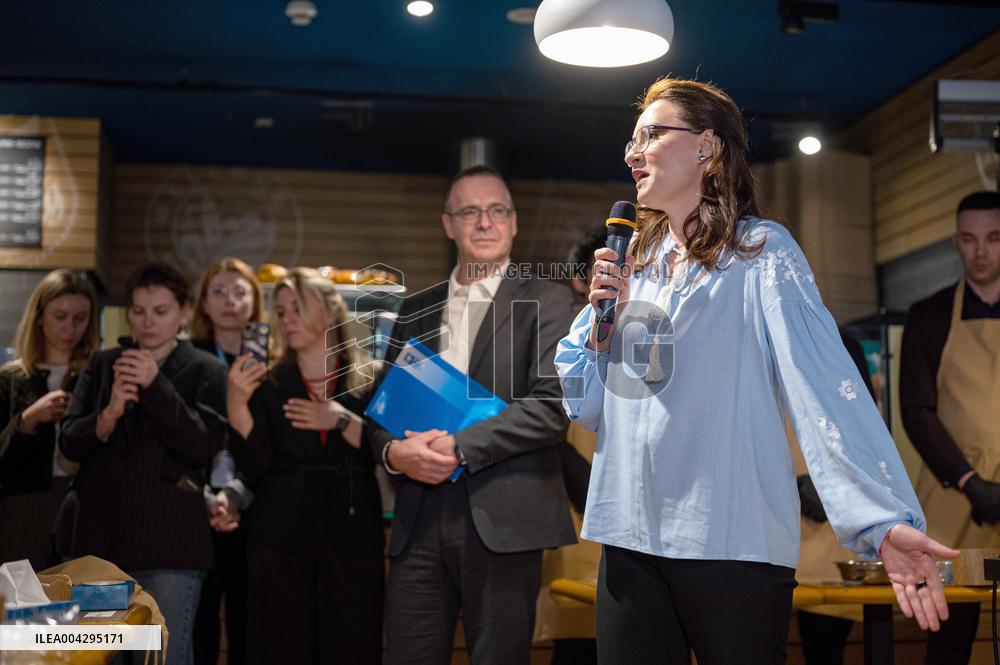 Easter cake masterclass held in Kyiv