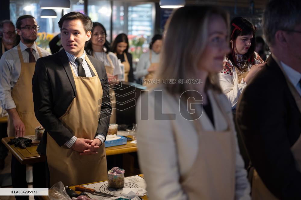 Easter cake masterclass held in Kyiv