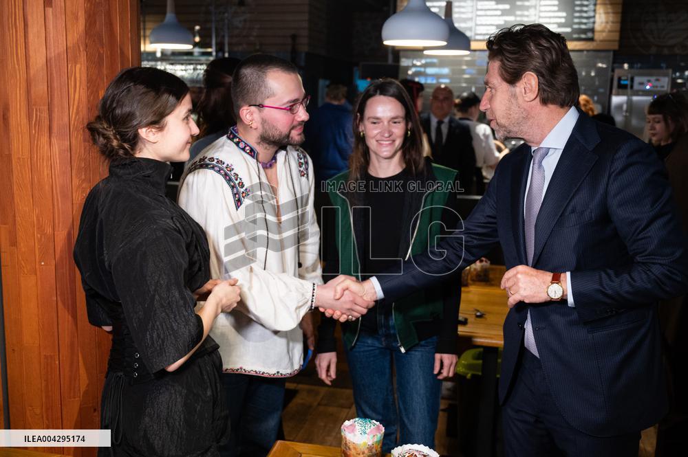 Easter cake masterclass held in Kyiv